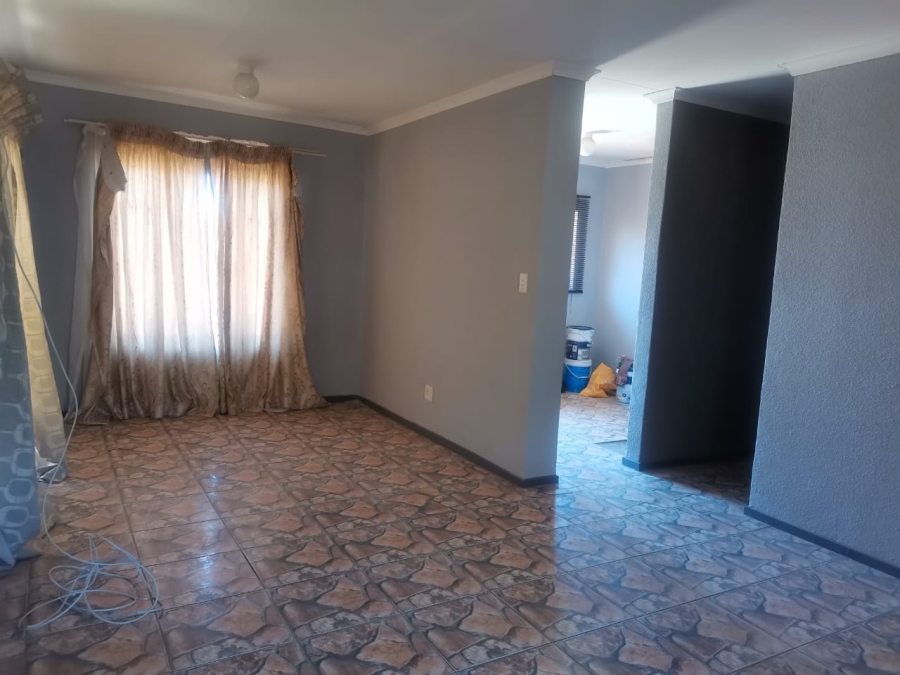 To Let 3 Bedroom Property for Rent in Tlhabane West North West